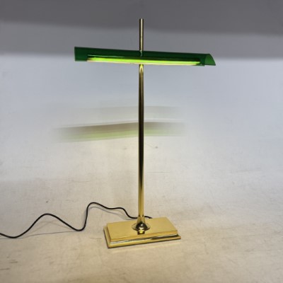 �e�[�u�����C�g DStorage