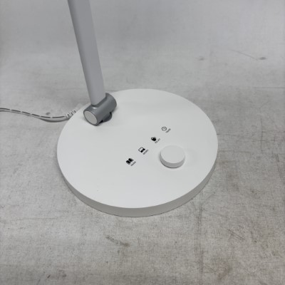 �e�[�u�����C�g DStorage